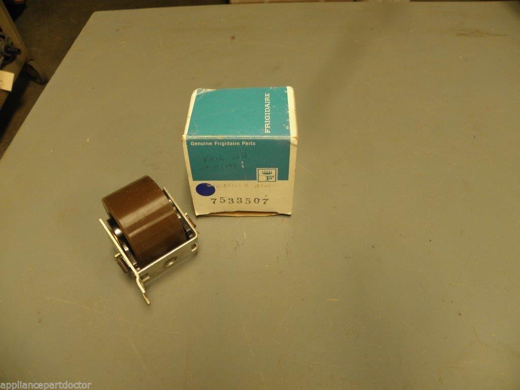 Frigidaire Refrigerator 07533507 7533507 Spin Roller NEW IN BOX Frigidaire Refrigerator 07533507 7533507 Spin Roller NEW IN BOX